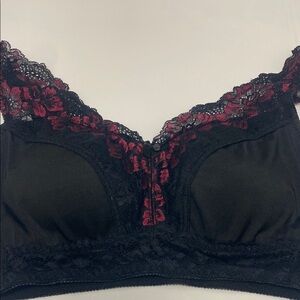 Rhonda Shear Black and Red Lace Bra. XL